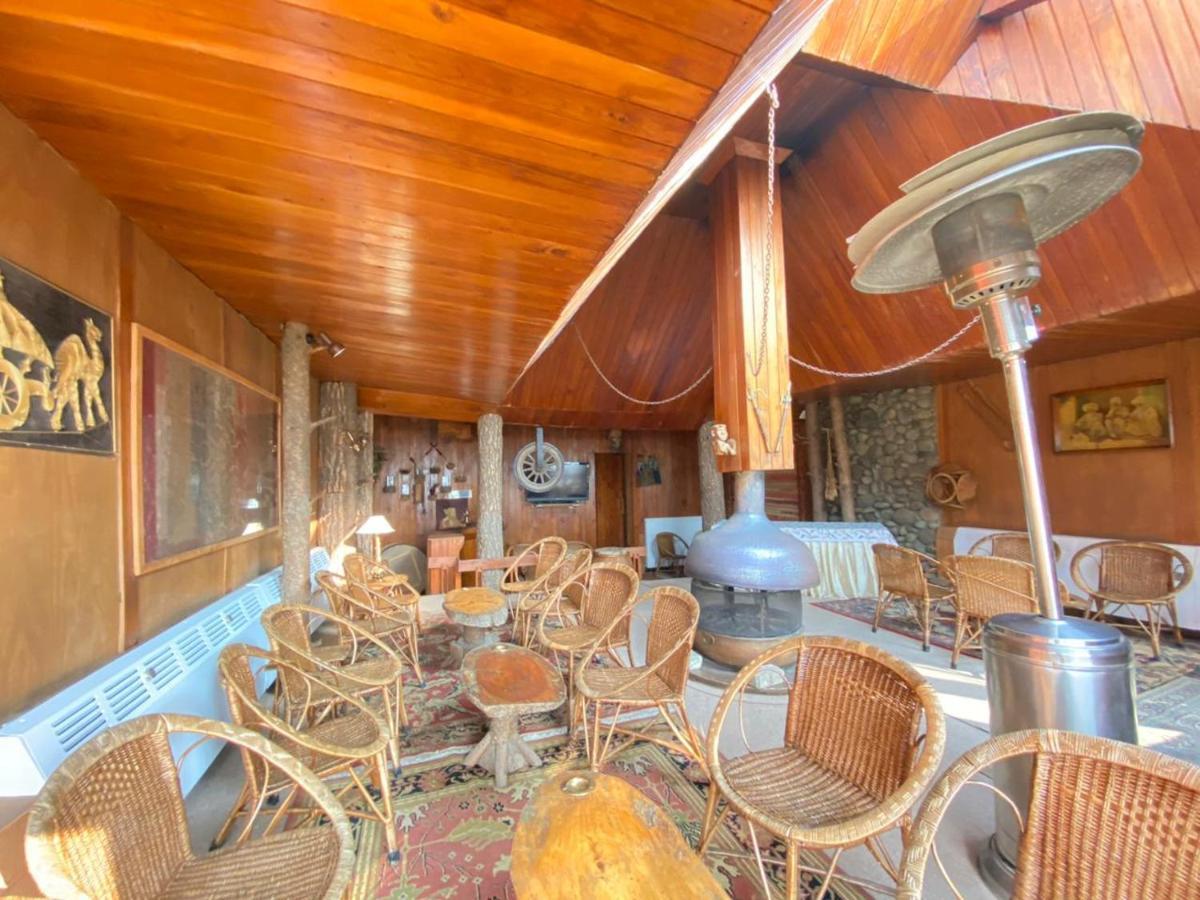 (100 m²), 1 Schlafzimmer und 1 eigene Badezimmer in Pahalgām Exterior foto