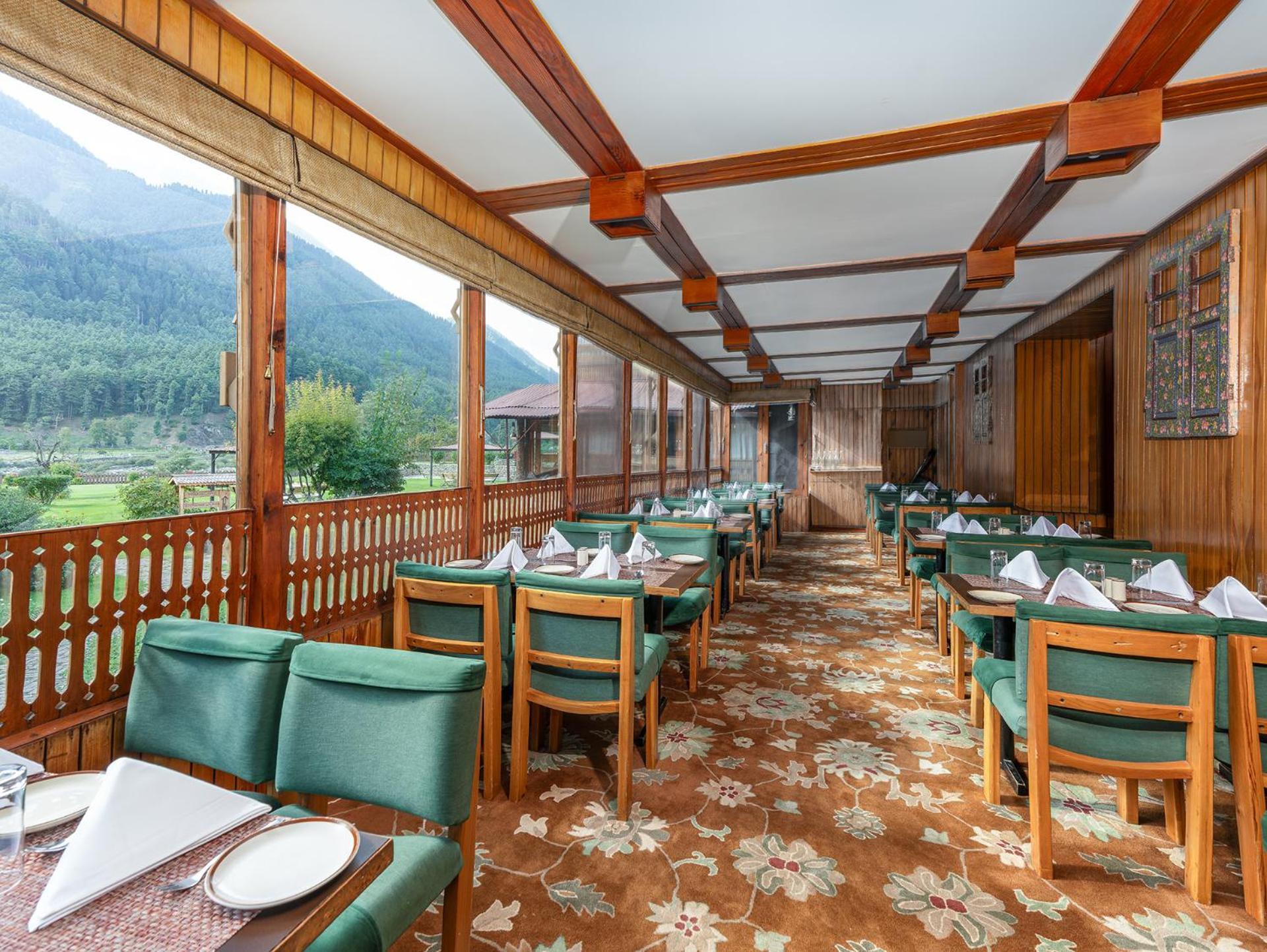 (100 m²), 1 Schlafzimmer und 1 eigene Badezimmer in Pahalgām Exterior foto
