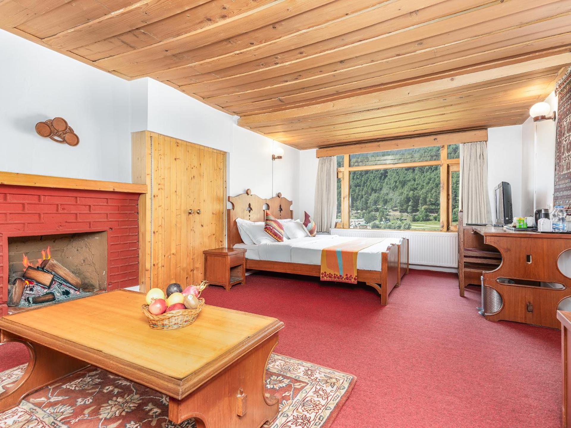(100 m²), 1 Schlafzimmer und 1 eigene Badezimmer in Pahalgām Exterior foto